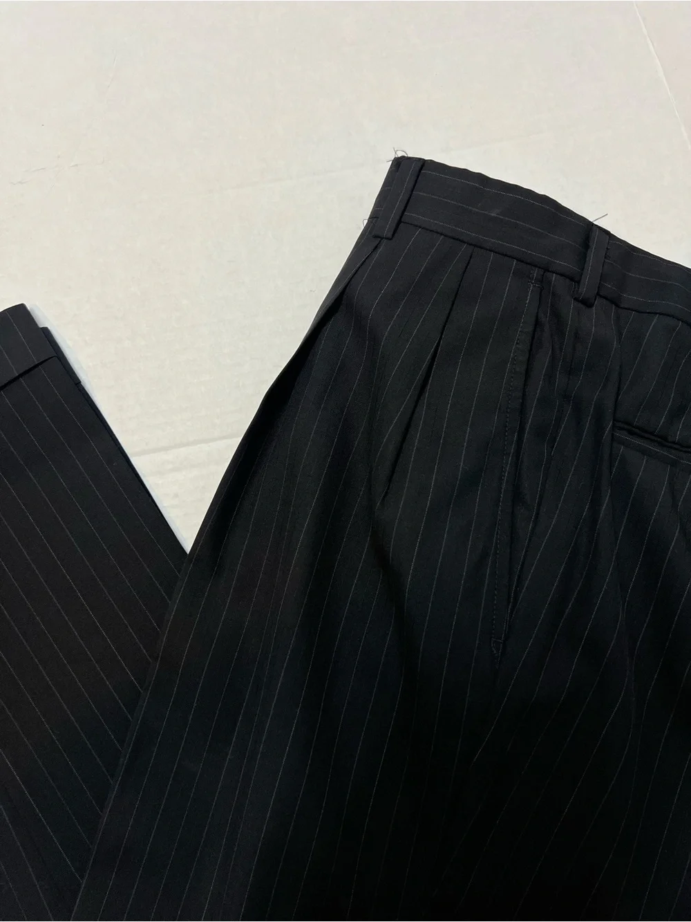 Hart Schaffner Marx Men's 40R Blazer 34x30 Pants Black Pinstripe Trumpeter Suit